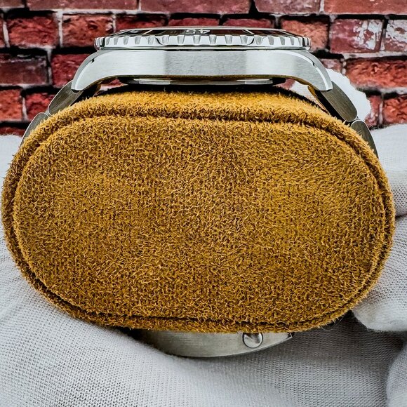 Breitling Superocean Turquoise Dial - 44mm – A17376 – FULL SET – MSRP $5450 - Picture 7 of 16